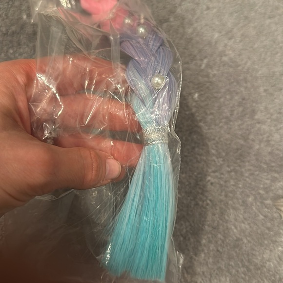 H&M GIRLS HAIR TIE BRAID ACCENT BOW W/ PEARL BEADS AND OMBRÉ PINK TO TEAL COLOR. - Picture 5 of 5